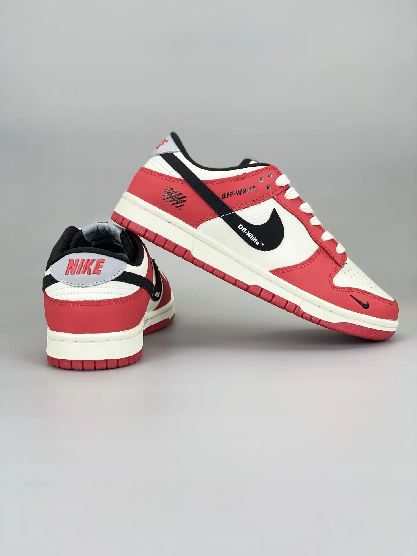 Nike SB Dunk Low 'OFF'